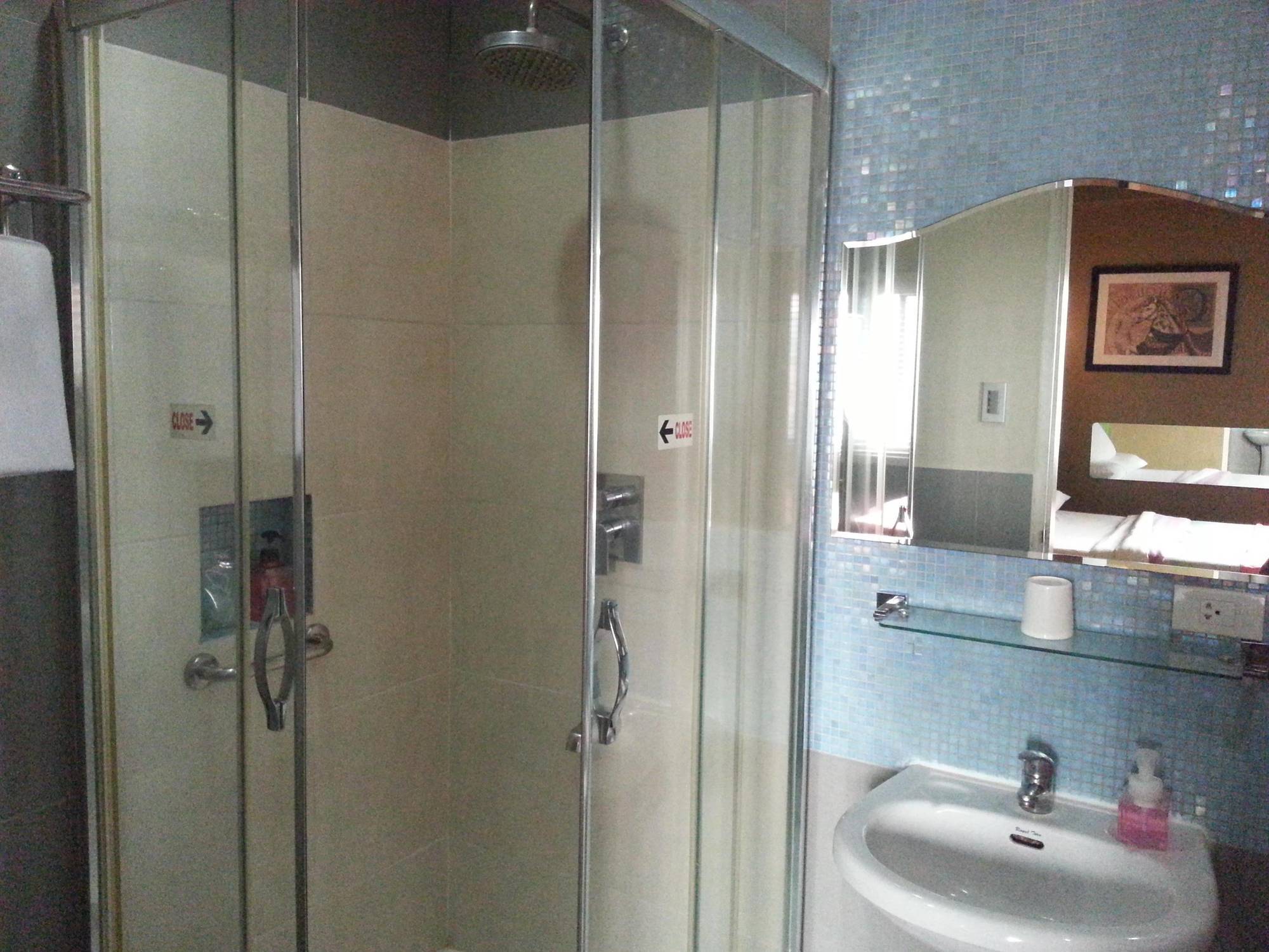 Mariposa Budget Hotel - Taytay Taytay  Esterno foto